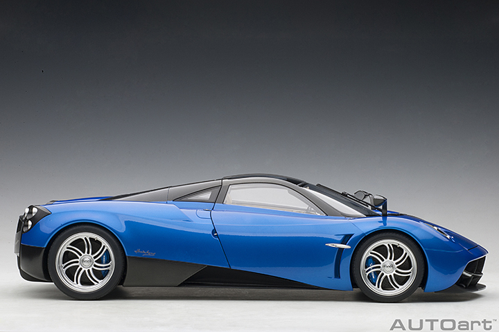 1/12 PAGANI HUAYRA (METALLIC BLUE/SILVER WHEELS)