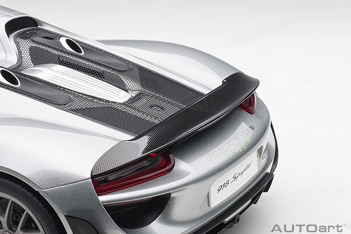 12123 1/12 PORSCHE 918 SPYDER WEISSACH PACKAGE  (GT SILVER METALLIC)