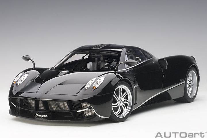 1/12 PAGANI HUAYRA (GLOSS BLACK & SILVER STRIPES W/ SILVER WHEELS)