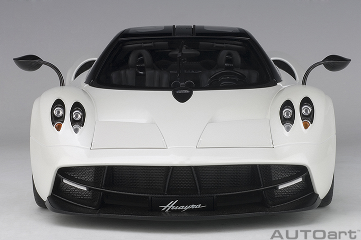 1/12 PAGANI HUAYRA (WHITE/BLACK WHEELS)