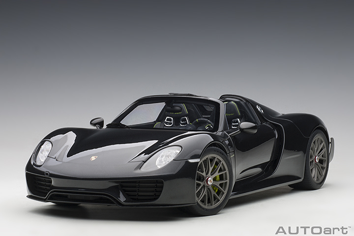 12121 1/12 PORSCHE 918 SPYDER WEISSACH PACKAGE (BASALTSCHWARZMETALLIC/BLACK METALLIC)