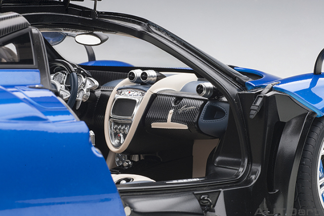 1/12 PAGANI HUAYRA (METALLIC BLUE/SILVER WHEELS)