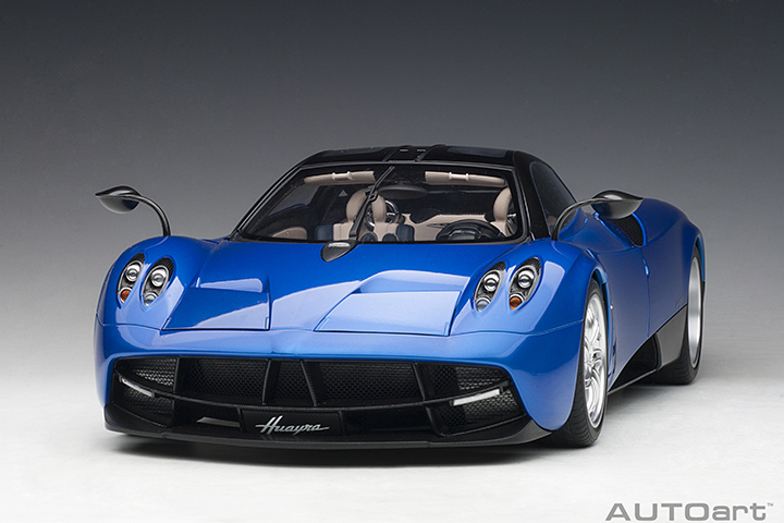 12232 1/12 PAGANI HUAYRA (METALLIC BLUE/SILVER WHEELS)