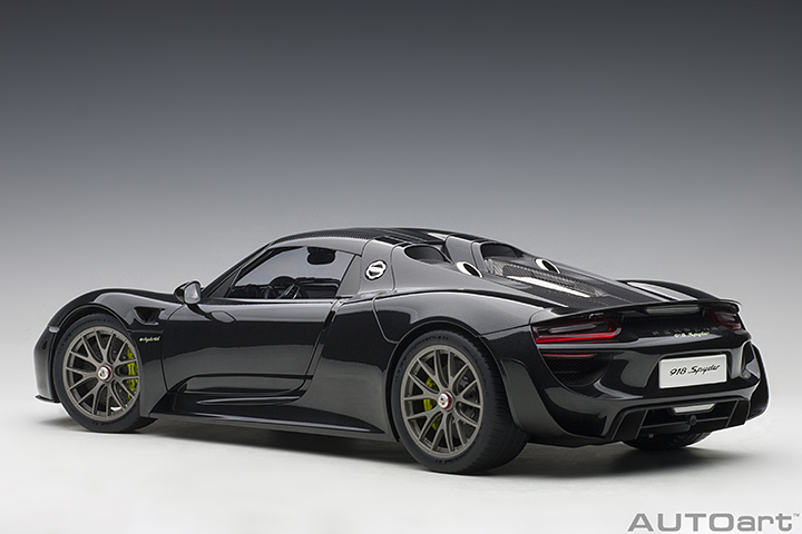 1/12 PORSCHE 918 SPYDER WEISSACH PACKAGE (BASALTSCHWARZMETALLIC/BLACK METALLIC)