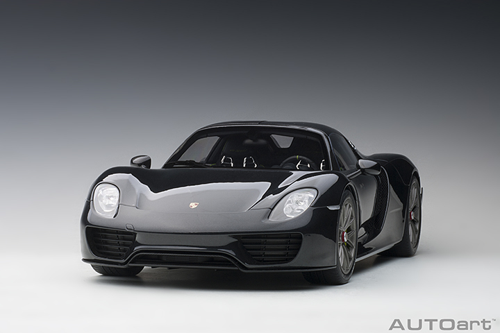 12121 1/12 PORSCHE 918 SPYDER WEISSACH PACKAGE (BASALTSCHWARZMETALLIC/BLACK METALLIC)