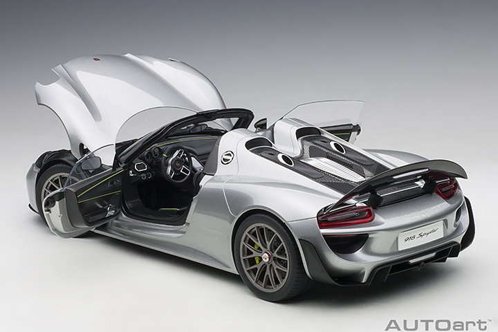 12123 1/12 PORSCHE 918 SPYDER WEISSACH PACKAGE  (GT SILVER METALLIC)