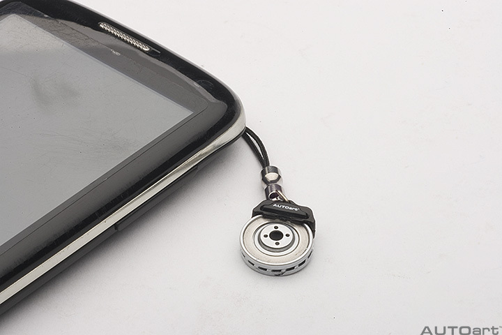 41573 BRAKE DISC MOBILE PHONE PENDANT (BLACK CALIPER)