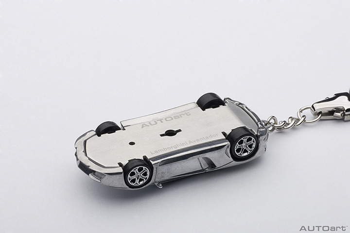 41605 1/87 LAMBORGHINI AVENRADOR LP700-4 (ALUMINUM CAR KEYCHAIN)