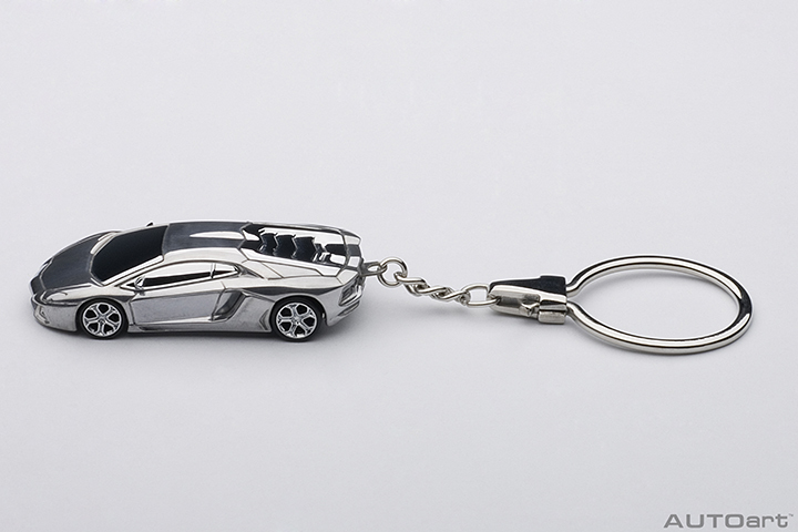 41605 1/87 LAMBORGHINI AVENRADOR LP700-4 (ALUMINUM CAR KEYCHAIN)