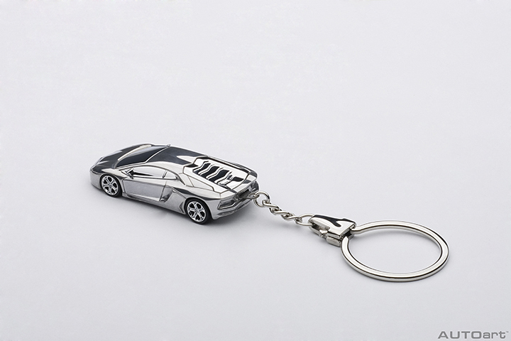 41605 1/87 LAMBORGHINI AVENRADOR LP700-4 (ALUMINUM CAR KEYCHAIN)