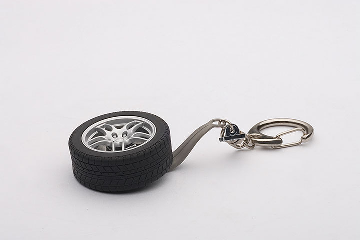 41563  NISSAN SKYLINE GT-R(R33) WHEEL KEYCHAIN (WITH GT-R EMBLEM HANGED)