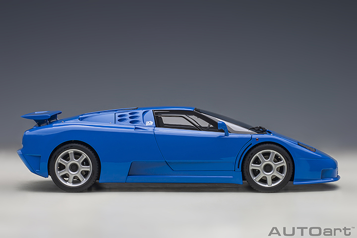 70917 1/18 BUGATTI EB110 SS (FRENCH RACING BLUE)