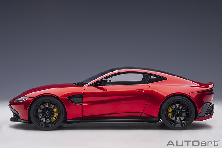 70277 1/18 ASTON MARTIN VANTAGE 2019 (HYPER RED)