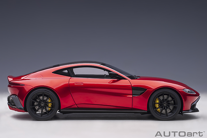 70277 1/18 ASTON MARTIN VANTAGE 2019 (HYPER RED)