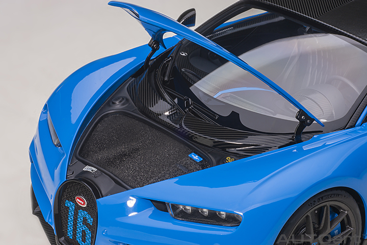 70997 1/18 BUGATTI CHIRON SPORT 2019 (FRENCH RACING BLUE/CARBON)