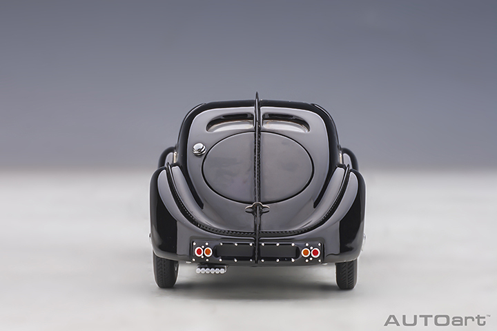 50946 1/43 BUGATTI 57SC ATLANTIC 1938 (BLACK/WITH DISC WHEELS)