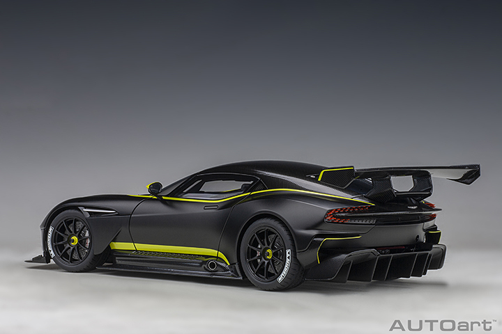 70262 1/18 ASTON MARTIN VULCAN (MATT BLACK W/ LIME GREEN STRIPES)