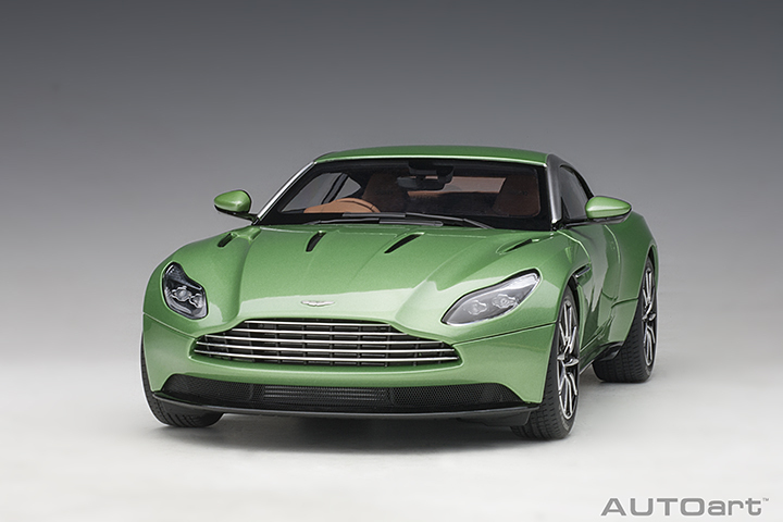 70269 1/18 ASTON MARTIN DB11 (APPLE TREE GREEN)