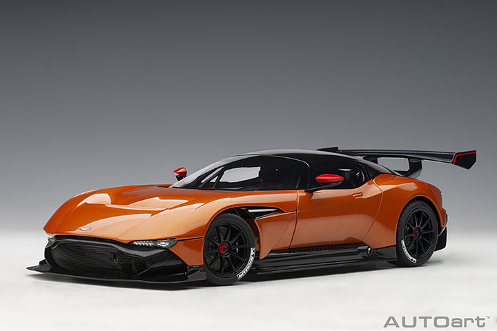 70264 1/18 ASTON MARTIN VULCAN (MADAGASCAR ORANGE)