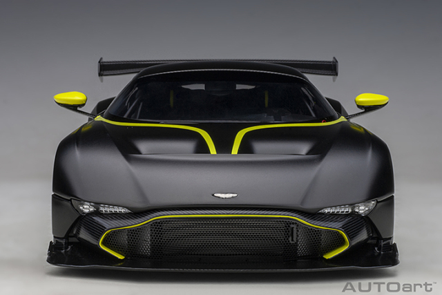 70262 1/18 ASTON MARTIN VULCAN (MATT BLACK W/ LIME GREEN STRIPES)