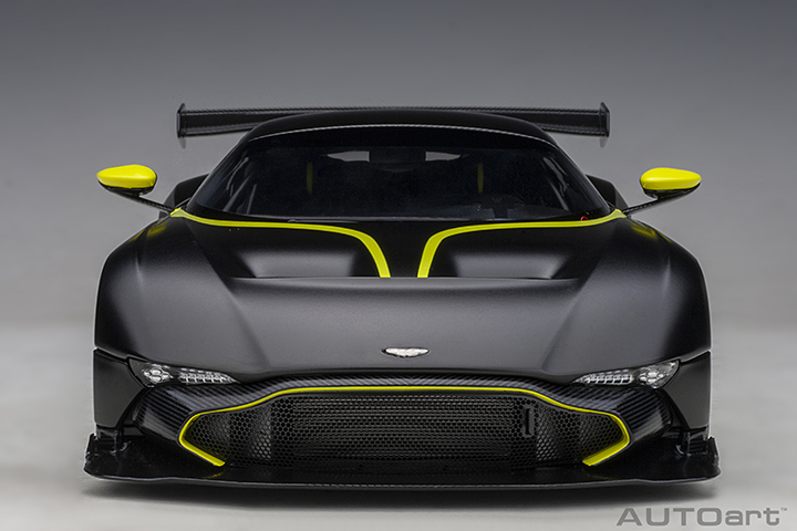 70262 1/18 ASTON MARTIN VULCAN (MATT BLACK W/ LIME GREEN STRIPES)