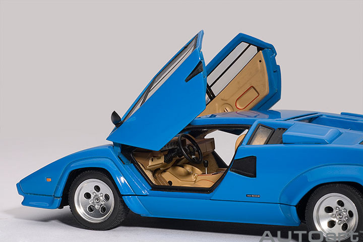 54534  1/43 LAMBORGHINI COUNTACH 5000S (BLUE)(WITH OPENINGS)