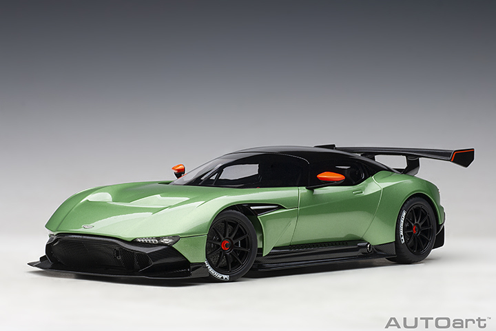 70263 1/18 ASTON MARTIN VULCAN(APPLE TREE GREEN METALLIC)