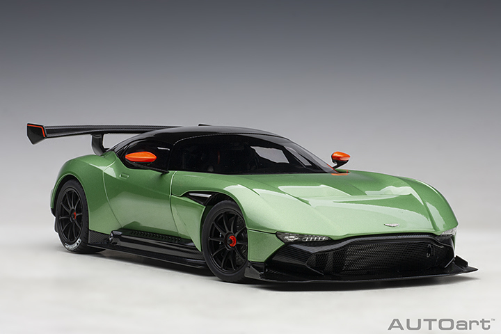 70263 1/18 ASTON MARTIN VULCAN(APPLE TREE GREEN METALLIC)