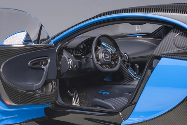 70997 1/18 BUGATTI CHIRON SPORT 2019 (FRENCH RACING BLUE/CARBON)