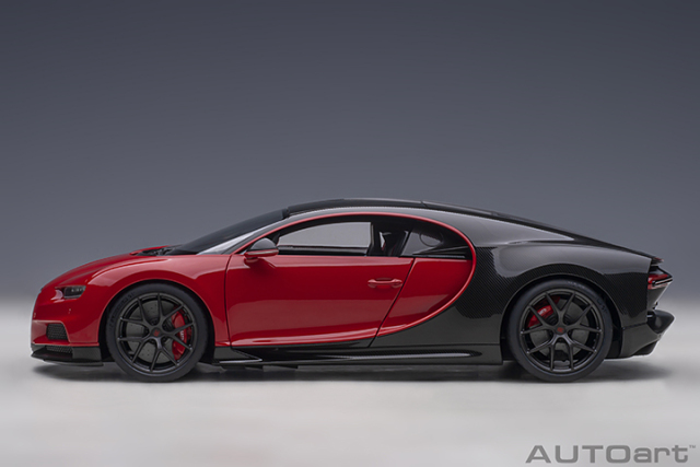 70996 1/18 BUGATTI CHIRON SPORT 2019 (ITALIAN RED/CARBON)