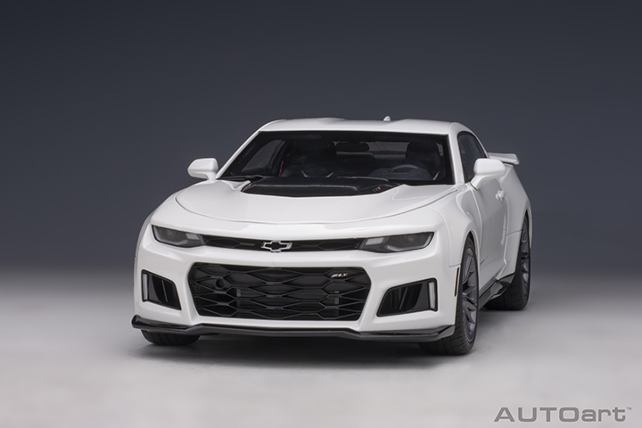 71206 1/18 CHEVROLET CAMARO ZL1 2017 (SUMMIT WHITE)