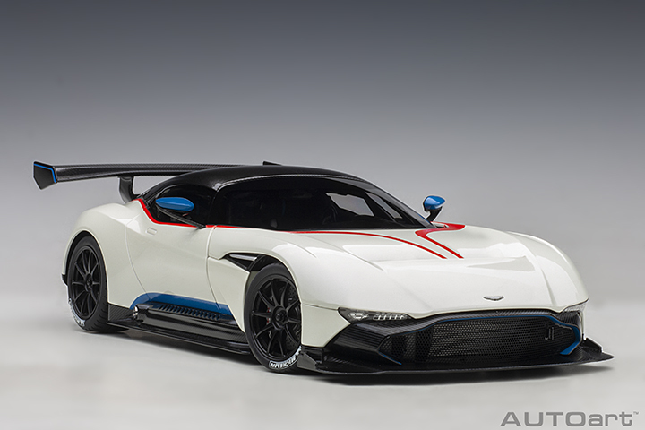 70261 1/18 ASTON MARTIN VULCAN (STRATUS WHITE W/ BLUE & RED STRIPES)