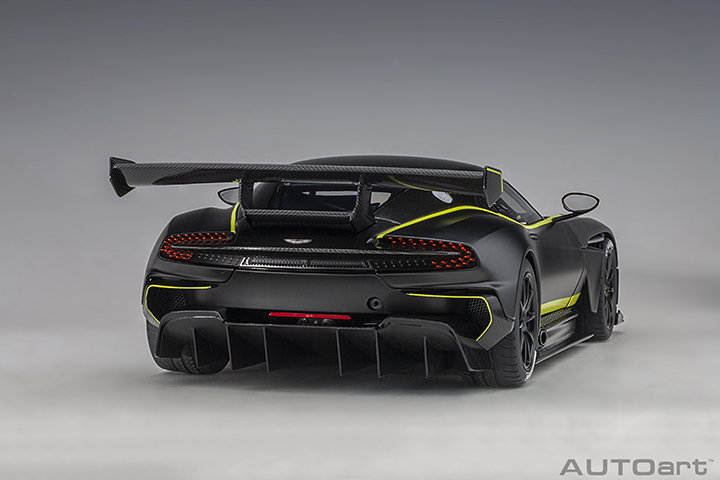 70262 1/18 ASTON MARTIN VULCAN (MATT BLACK W/ LIME GREEN STRIPES)