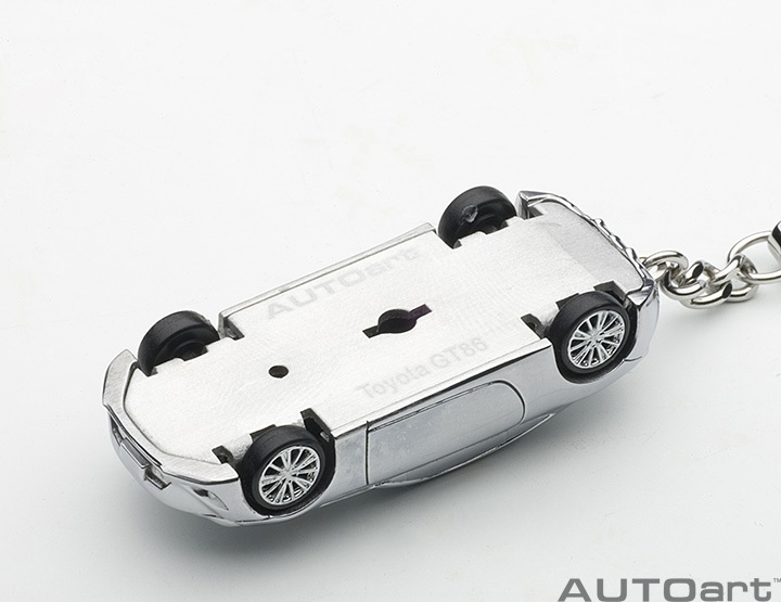 41610-002 1/87 TOYOTA GT86 (ALUMINM CAR KEYCHAIN) - For European market