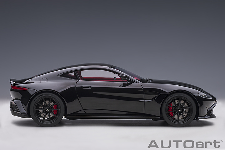 70275 1/18 ASTON MARTIN VANTAGE 2019 (JET BLACK/CARBON BLACK ROOF)