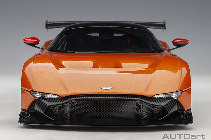 70264 1/18 ASTON MARTIN VULCAN (MADAGASCAR ORANGE)