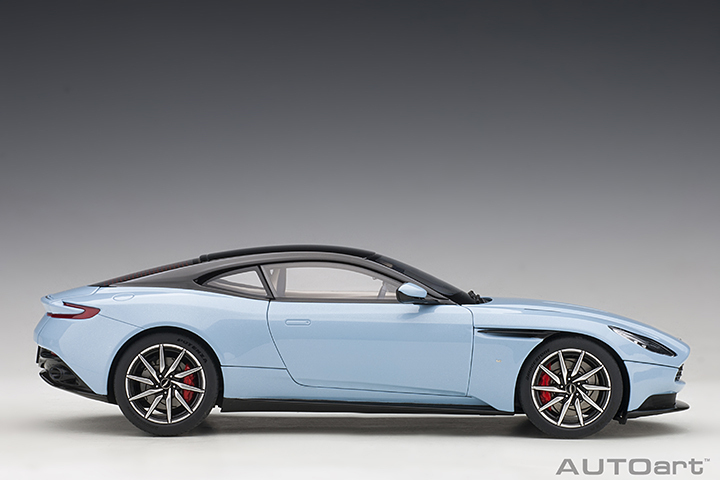 70268 1/18 ASTON MARTIN DB11 (Q FROSTED GLASS BLUE )