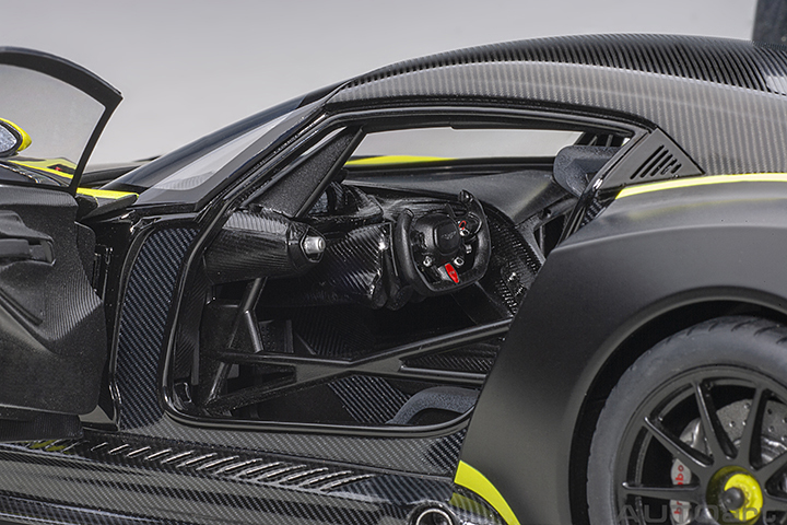 70262 1/18 ASTON MARTIN VULCAN (MATT BLACK W/ LIME GREEN STRIPES)