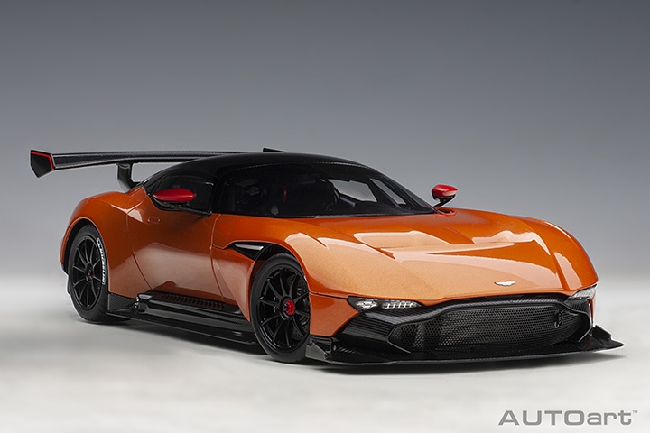 70264 1/18 ASTON MARTIN VULCAN (MADAGASCAR ORANGE)