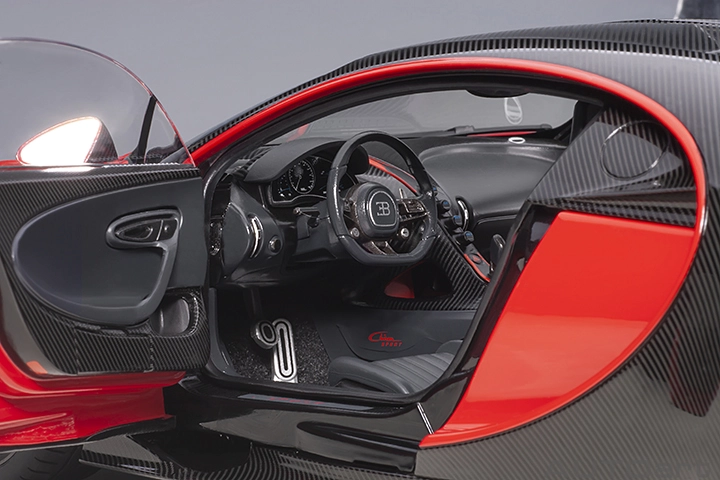 70996 1/18 BUGATTI CHIRON SPORT 2019 (ITALIAN RED/CARBON)
