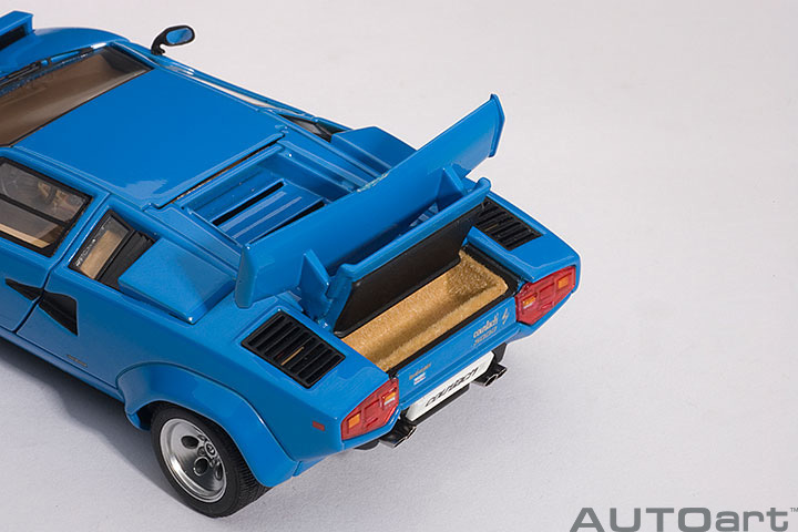 54534  1/43 LAMBORGHINI COUNTACH 5000S (BLUE)(WITH OPENINGS)