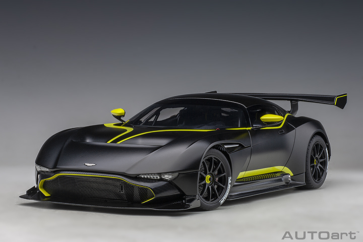 70262 1/18 ASTON MARTIN VULCAN (MATT BLACK W/ LIME GREEN STRIPES)