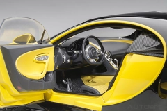 70994 1/18 BUGATTI CHIRON 2017 (JAUNE MOLSHEIM YELLOW/NOCTURNE BLACK)