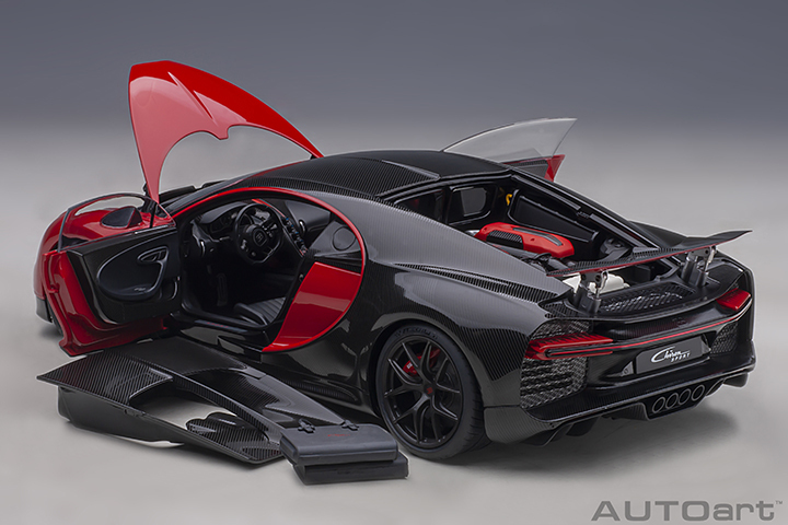 70996 1/18 BUGATTI CHIRON SPORT 2019 (ITALIAN RED/CARBON)