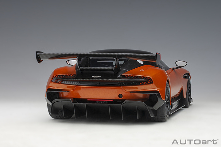 70264 1/18 ASTON MARTIN VULCAN (MADAGASCAR ORANGE)