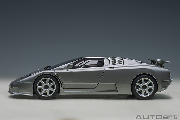 70916 1/18 BUGATTI EB110 SS (GRIGIO METALIZZATTO/SILVER)