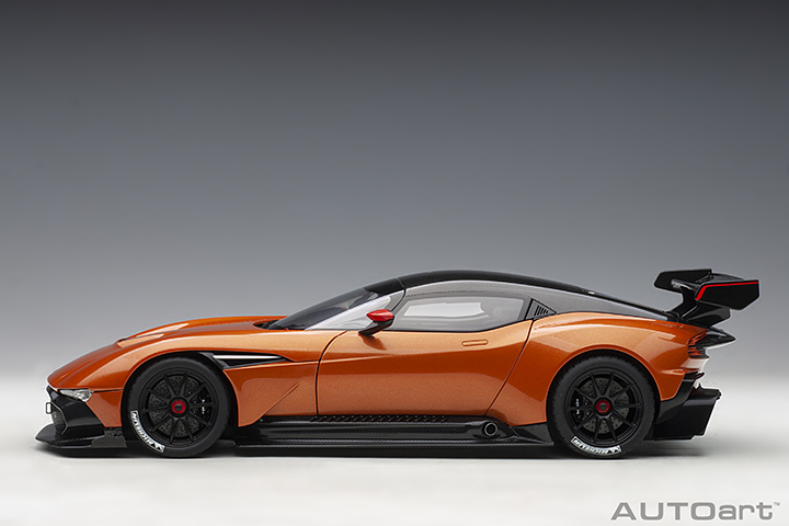 70264 1/18 ASTON MARTIN VULCAN (MADAGASCAR ORANGE)