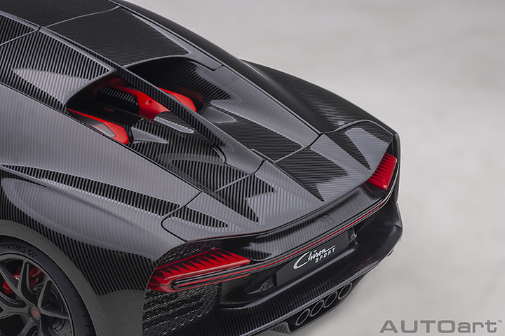 70996 1/18 BUGATTI CHIRON SPORT 2019 (ITALIAN RED/CARBON)