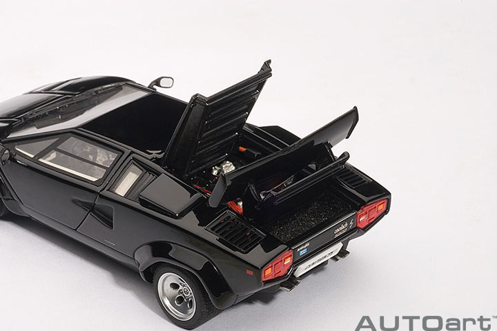 54532 1/43 LAMBORGHINI COUNTACH 5000 S (BLACK) (WITH OPENINGS)