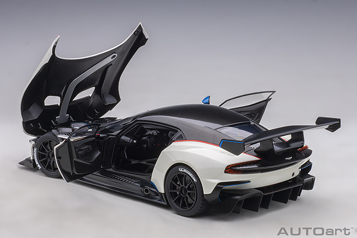 70261 1/18 ASTON MARTIN VULCAN (STRATUS WHITE W/ BLUE & RED STRIPES)